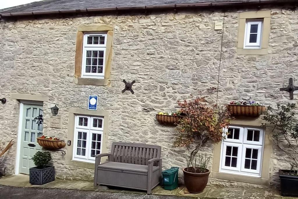 Peak District - 1 Harrow Cottage - Great Longstone Exterior photo